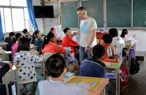 业内称墨雨云间或面临下架整改风险_于正公司新作《墨雨云间》或踩广电总局“红线”：前13集就“超时”94分钟