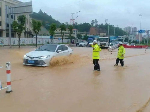 直击广东暴雨来袭_道路积水、列车晚点、景区关闭！直击广东多地大暴雨，避险指南