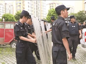 南京民警经多回合较量抓住野猪_南京一野猪闯进火车站旁酒店 南京民警经多回合较量抓住野猪